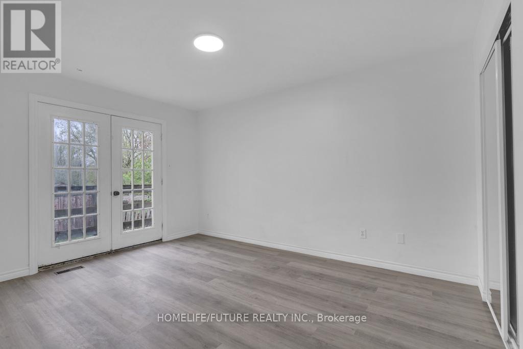 Upper - 453 Crystal Drive, Peterborough (Ashburnham Ward 4), Ontario  K9J 8L3 - Photo 15 - X12579216