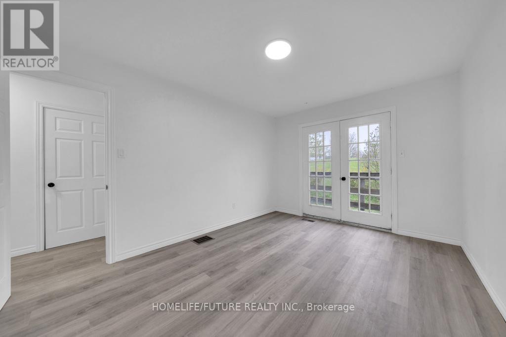 Upper - 453 Crystal Drive, Peterborough (Ashburnham Ward 4), Ontario  K9J 8L3 - Photo 16 - X12579216