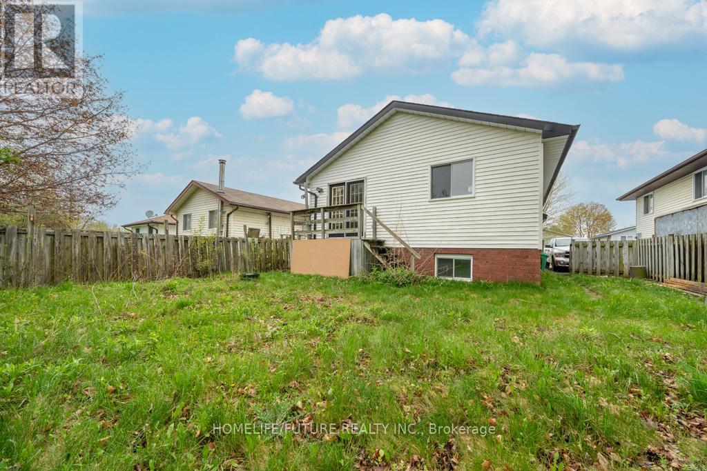 Upper - 453 Crystal Drive, Peterborough (Ashburnham Ward 4), Ontario  K9J 8L3 - Photo 21 - X12579216
