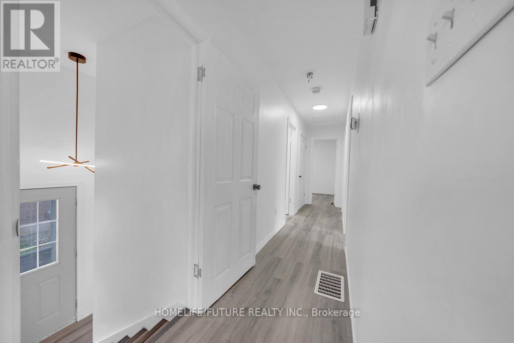 Upper - 453 Crystal Drive, Peterborough (Ashburnham Ward 4), Ontario  K9J 8L3 - Photo 5 - X12579216