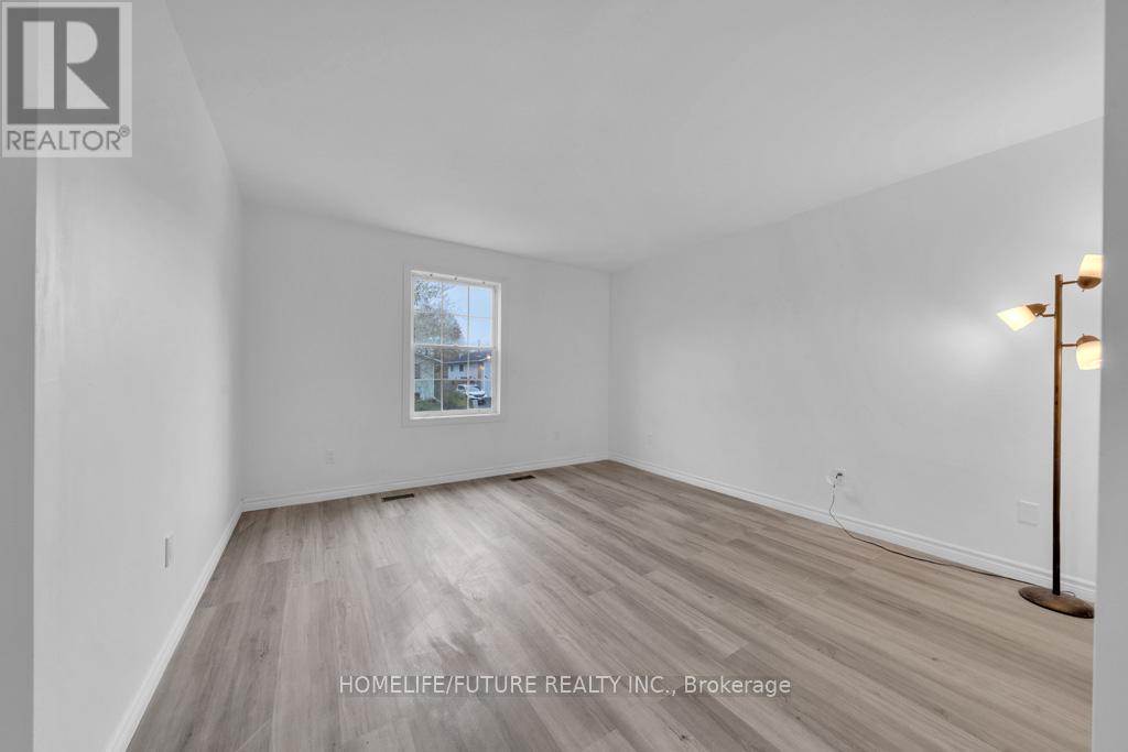 Upper - 453 Crystal Drive, Peterborough (Ashburnham Ward 4), Ontario  K9J 8L3 - Photo 6 - X12579216