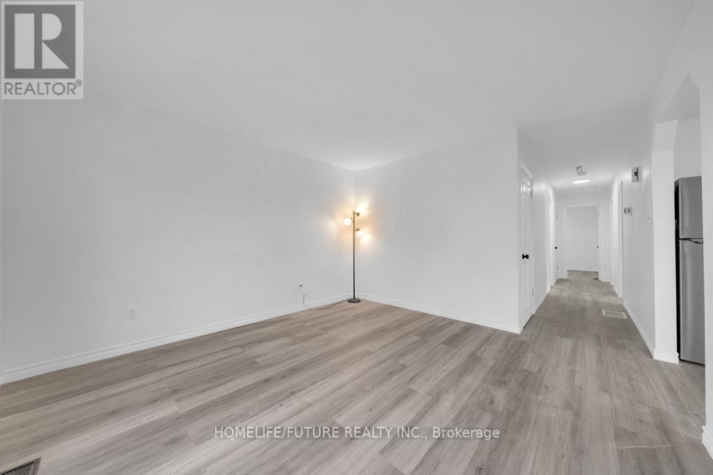 Upper - 453 Crystal Drive, Peterborough (Ashburnham Ward 4), Ontario  K9J 8L3 - Photo 7 - X12579216