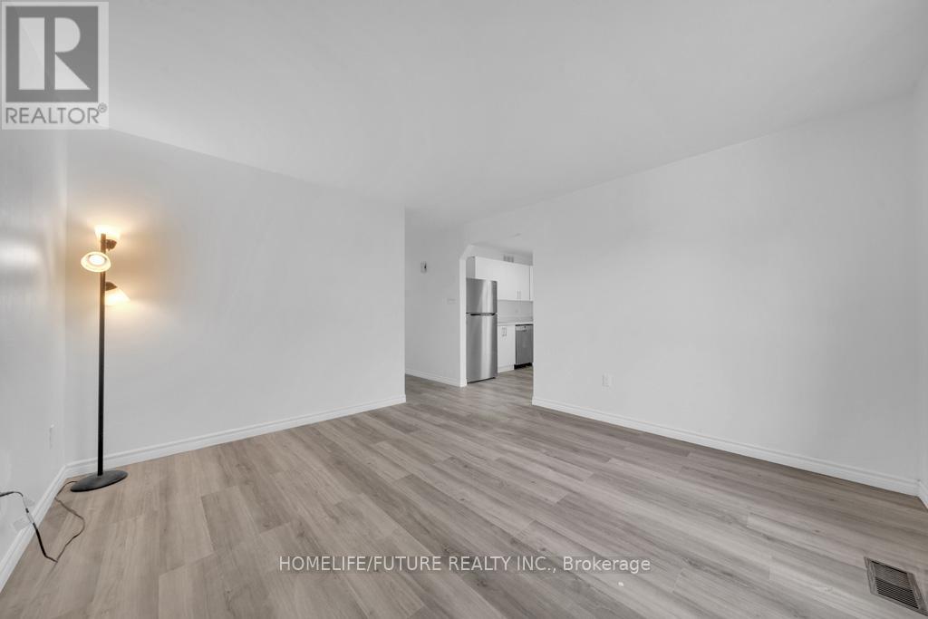 Upper - 453 Crystal Drive, Peterborough (Ashburnham Ward 4), Ontario  K9J 8L3 - Photo 8 - X12579216