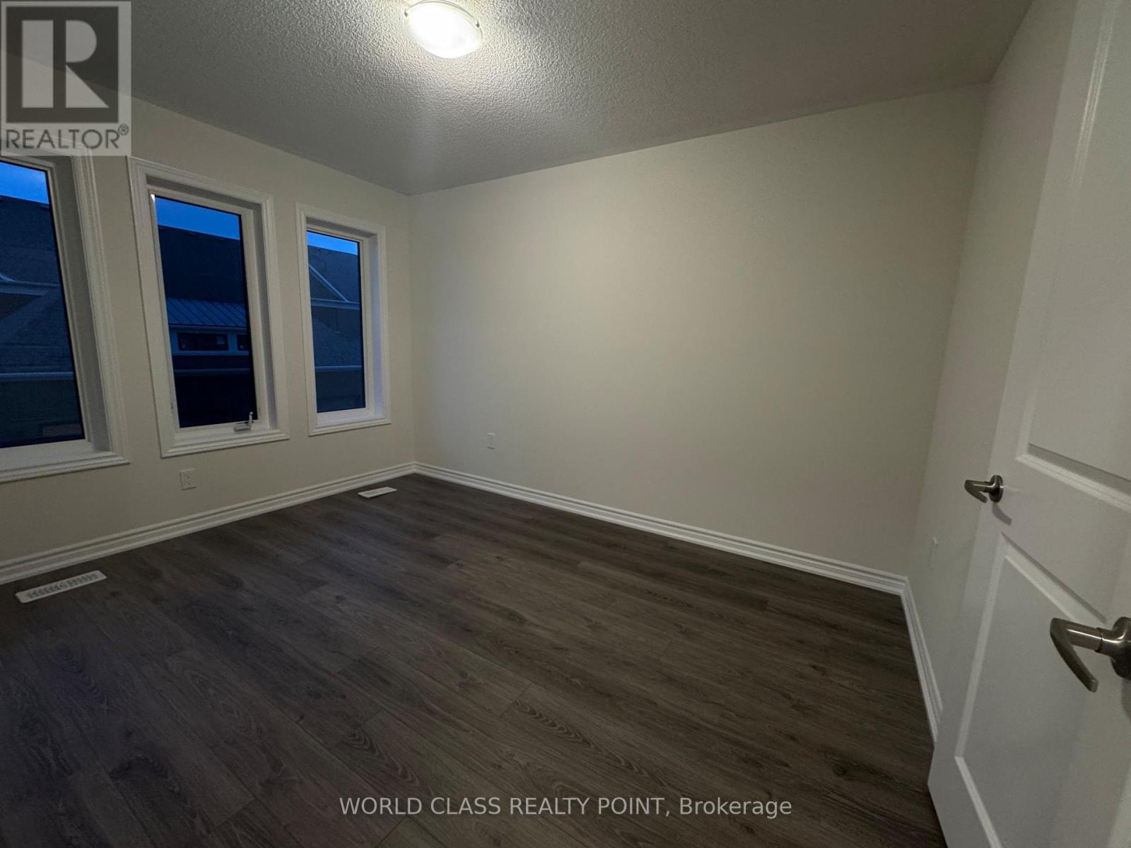 89 Watts Mews, Kawartha Lakes (Lindsay), Ontario  K9V 0T4 - Photo 18 - X12579546