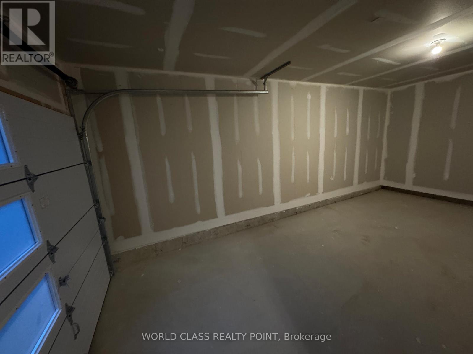 89 Watts Mews, Kawartha Lakes (Lindsay), Ontario  K9V 0T4 - Photo 3 - X12579546