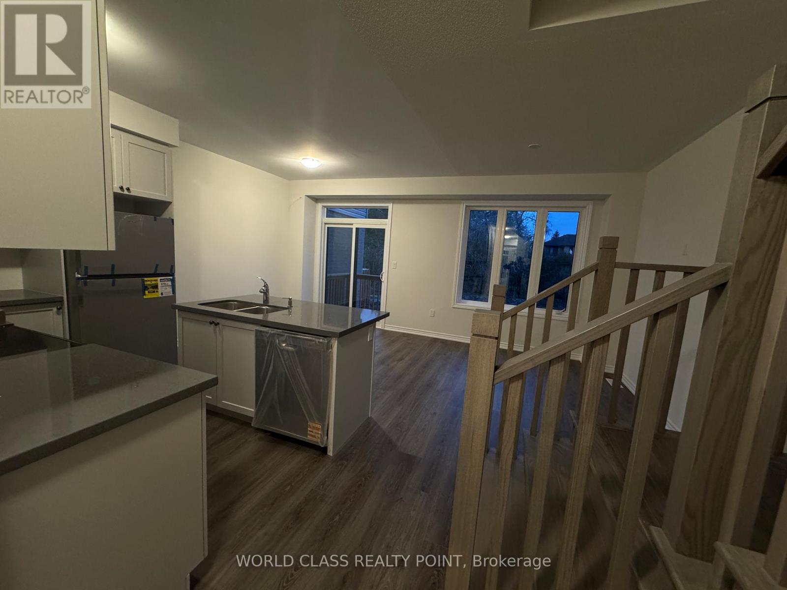 89 Watts Mews, Kawartha Lakes (Lindsay), Ontario  K9V 0T4 - Photo 7 - X12579546