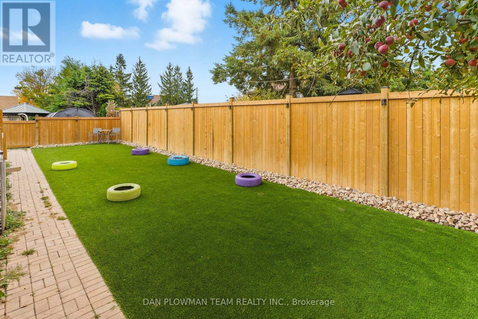 7 Oliver Court, Kawartha Lakes (Lindsay), Ontario  K9V 5V9 - Photo 48 - X12580132