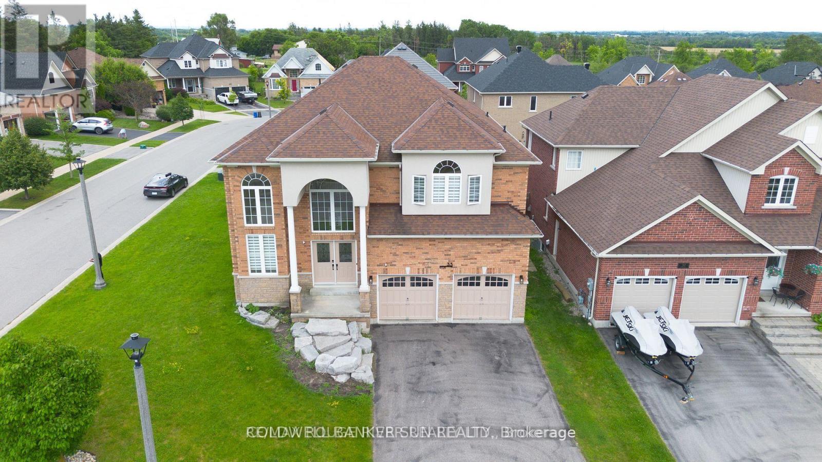 33 Ellis Crescent, Kawartha Lakes (Lindsay), Ontario  K9V 0A5 - Photo 1 - X12580762