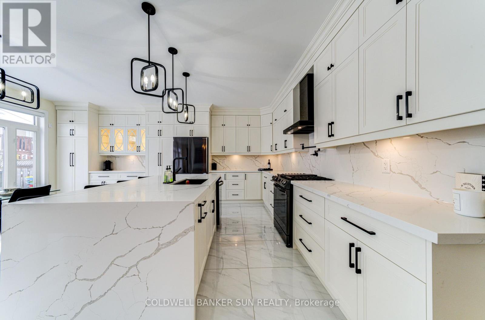 33 Ellis Crescent, Kawartha Lakes (Lindsay), Ontario  K9V 0A5 - Photo 13 - X12580762