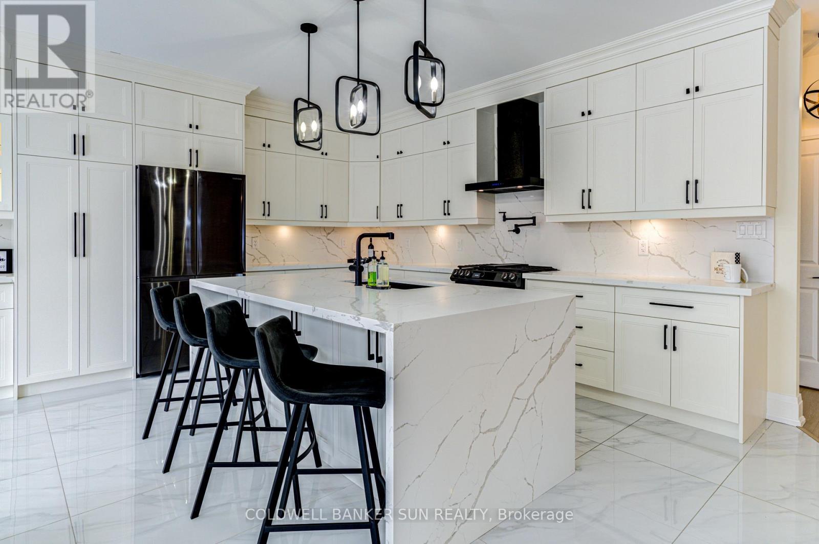 33 Ellis Crescent, Kawartha Lakes (Lindsay), Ontario  K9V 0A5 - Photo 14 - X12580762