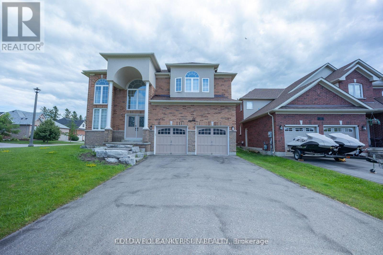 33 Ellis Crescent, Kawartha Lakes (Lindsay), Ontario  K9V 0A5 - Photo 2 - X12580762