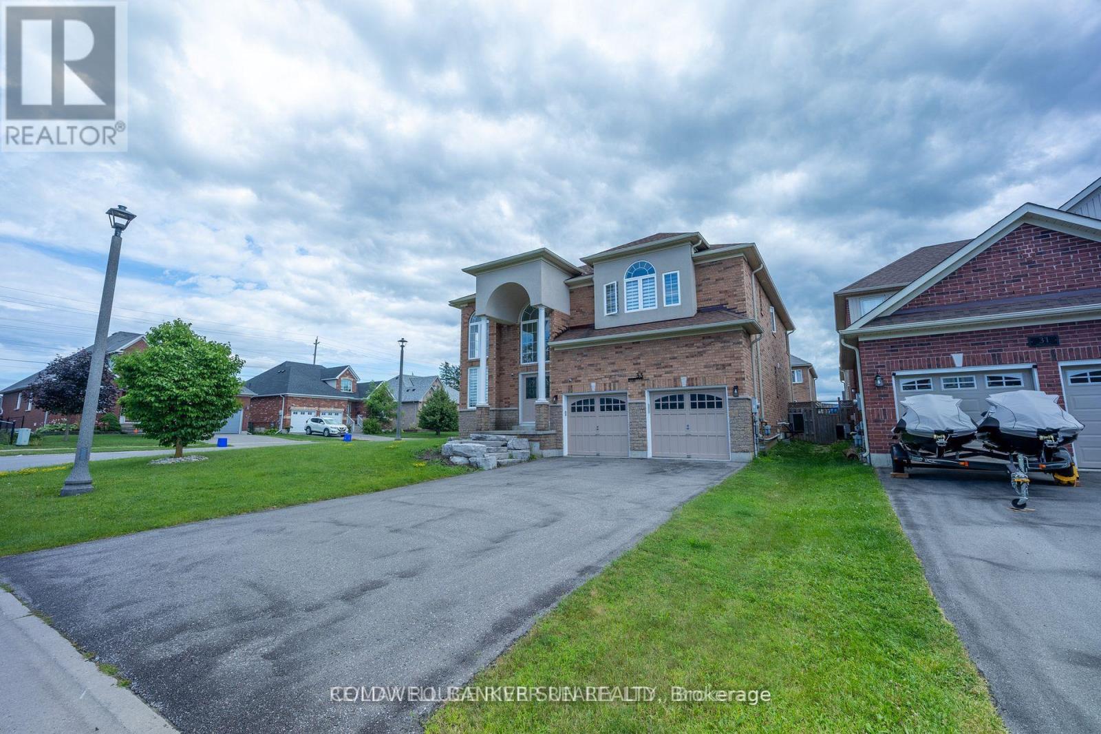 33 Ellis Crescent, Kawartha Lakes (Lindsay), Ontario  K9V 0A5 - Photo 3 - X12580762