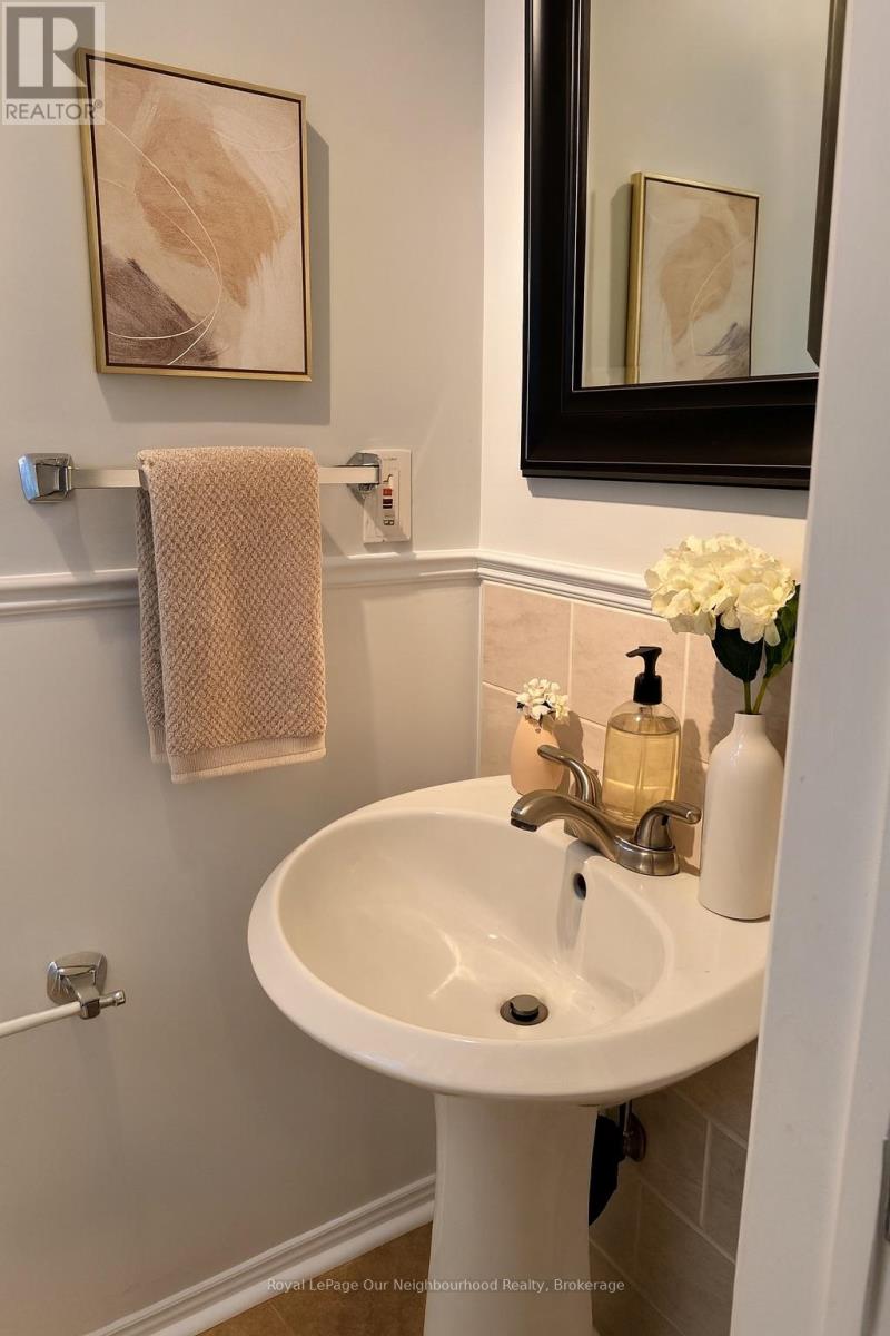 459 Laurie Avenue, Peterborough (Ashburnham Ward 4), Ontario  K9L 1X7 - Photo 6 - X12580944