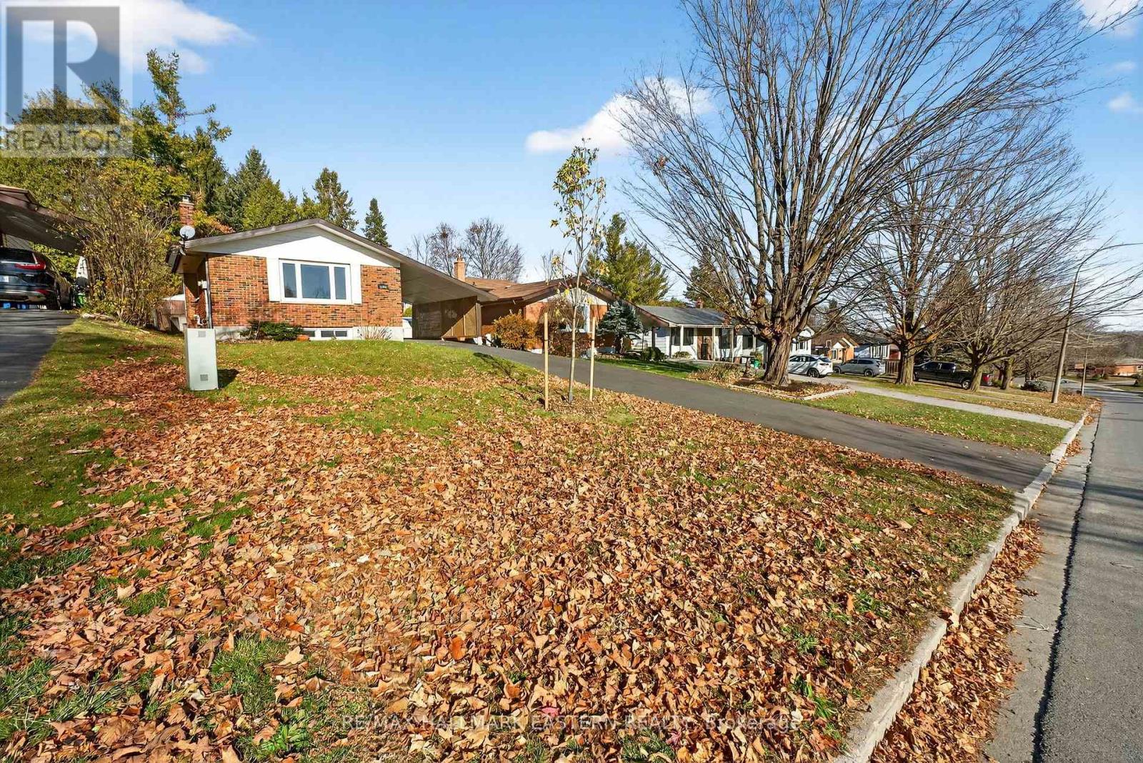 1628 Cherryhill Road, Peterborough (Monaghan Ward 2), Ontario  K9K 1A8 - Photo 4 - X12581988