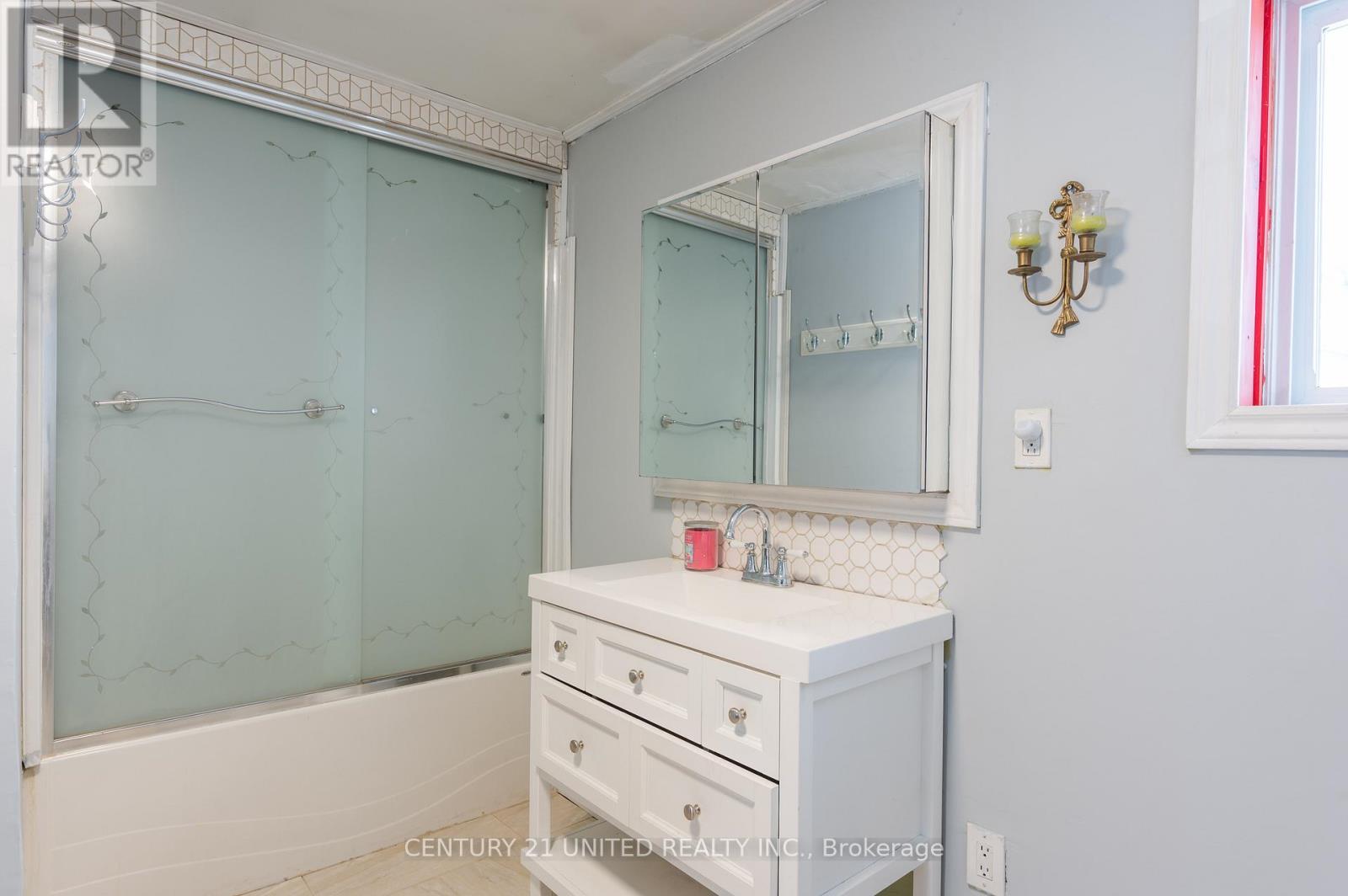 1677 Douro First Line, Douro-Dummer, Ontario  K0L 2H0 - Photo 11 - X12582248