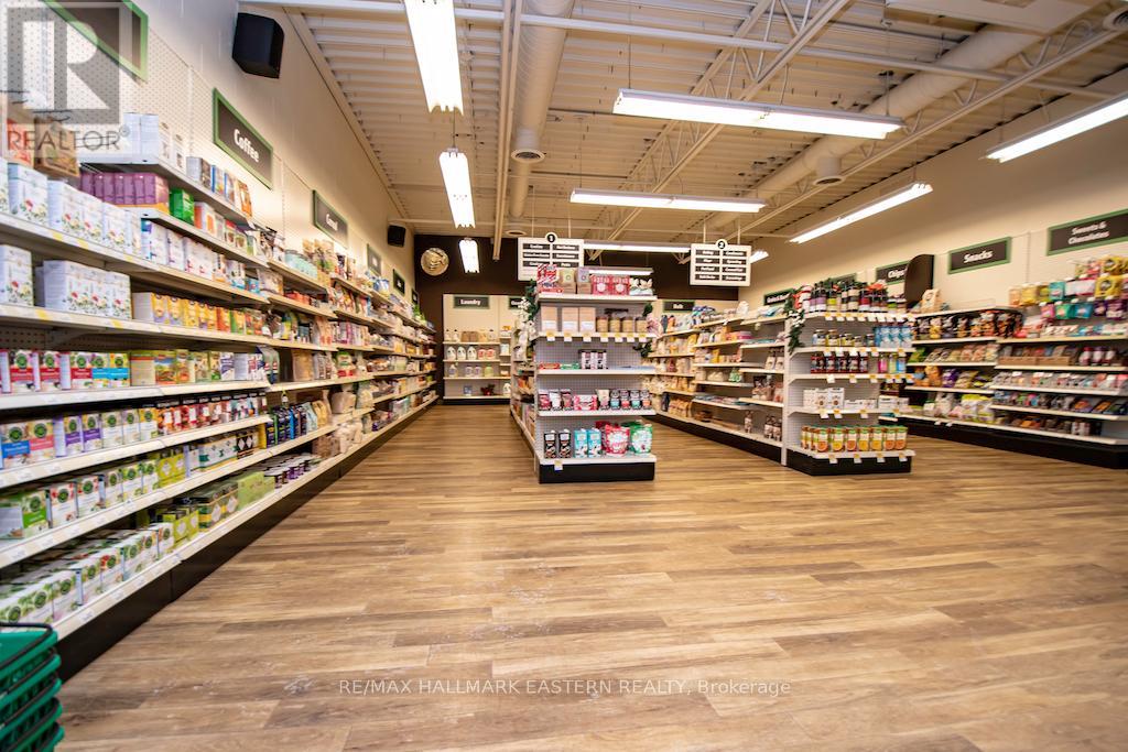 904 Water Street, Peterborough (Northcrest Ward 5), Ontario  K9H 3P3 - Photo 10 - X12582310