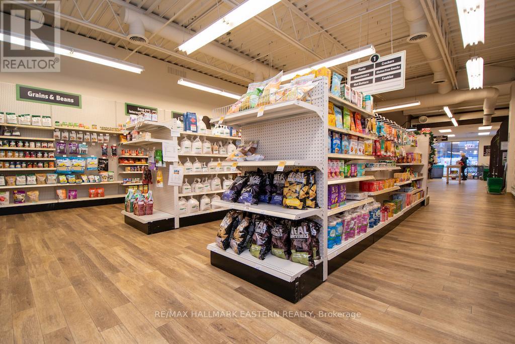 904 Water Street, Peterborough (Northcrest Ward 5), Ontario  K9H 3P3 - Photo 11 - X12582310