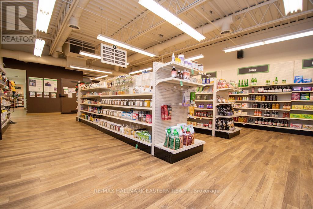 904 Water Street, Peterborough (Northcrest Ward 5), Ontario  K9H 3P3 - Photo 12 - X12582310