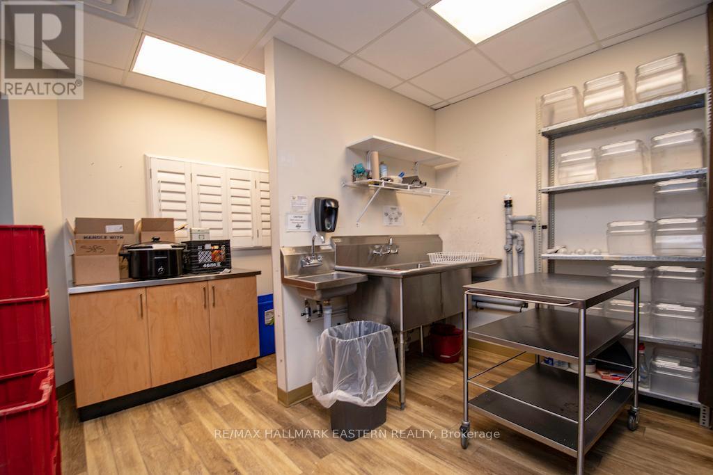 904 Water Street, Peterborough (Northcrest Ward 5), Ontario  K9H 3P3 - Photo 14 - X12582310