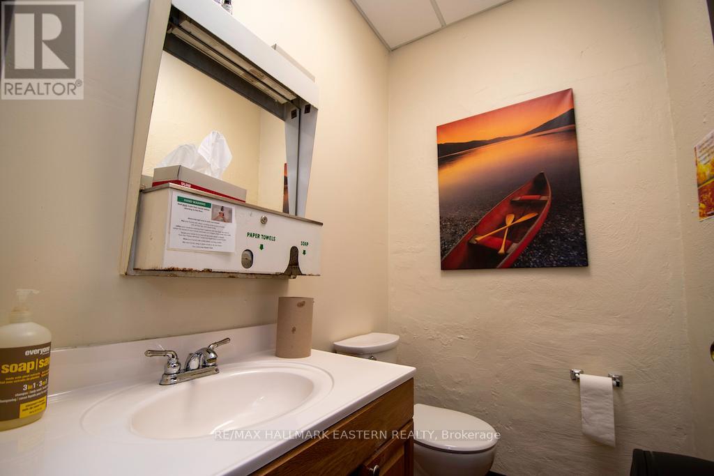 904 Water Street, Peterborough (Northcrest Ward 5), Ontario  K9H 3P3 - Photo 23 - X12582310