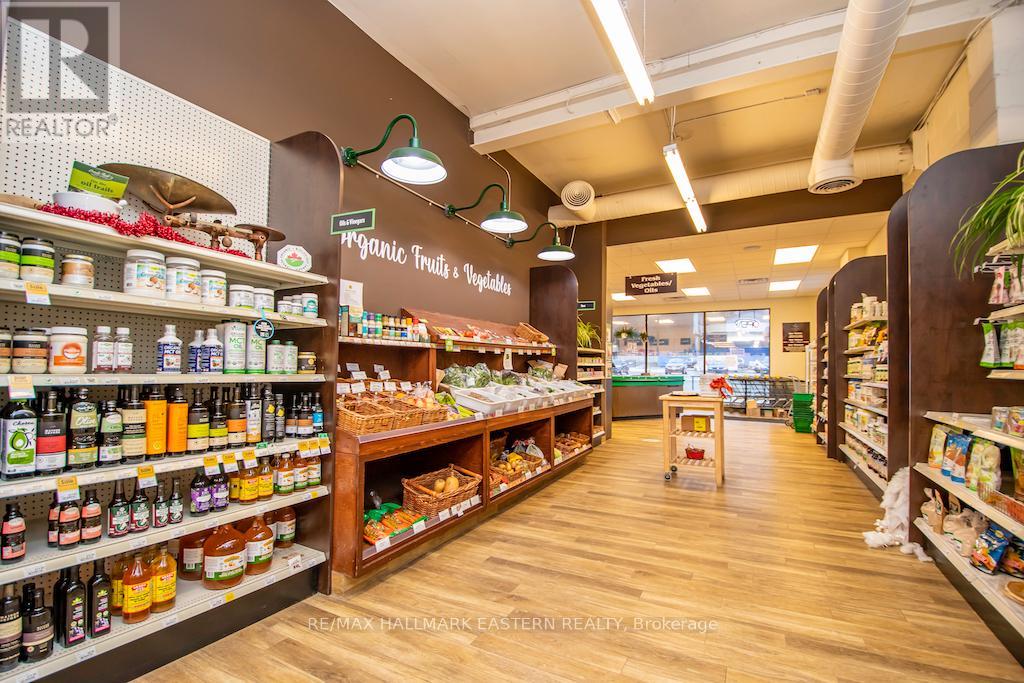 904 Water Street, Peterborough (Northcrest Ward 5), Ontario  K9H 3P3 - Photo 8 - X12582310