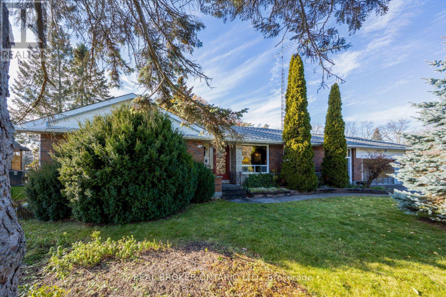 276 Mill Street N, Clarington (Newcastle), Ontario  L1B 1J3 - Photo 3 - E12582430