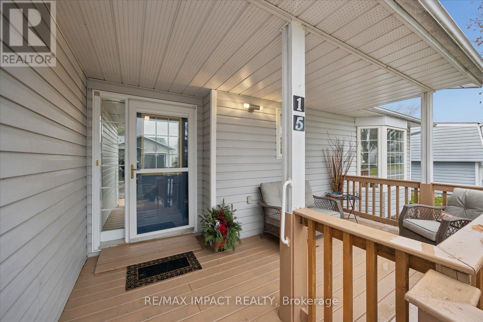 15 Fairway Drive, Clarington (Newcastle), Ontario  L1B 1B3 - Photo 2 - E12582502