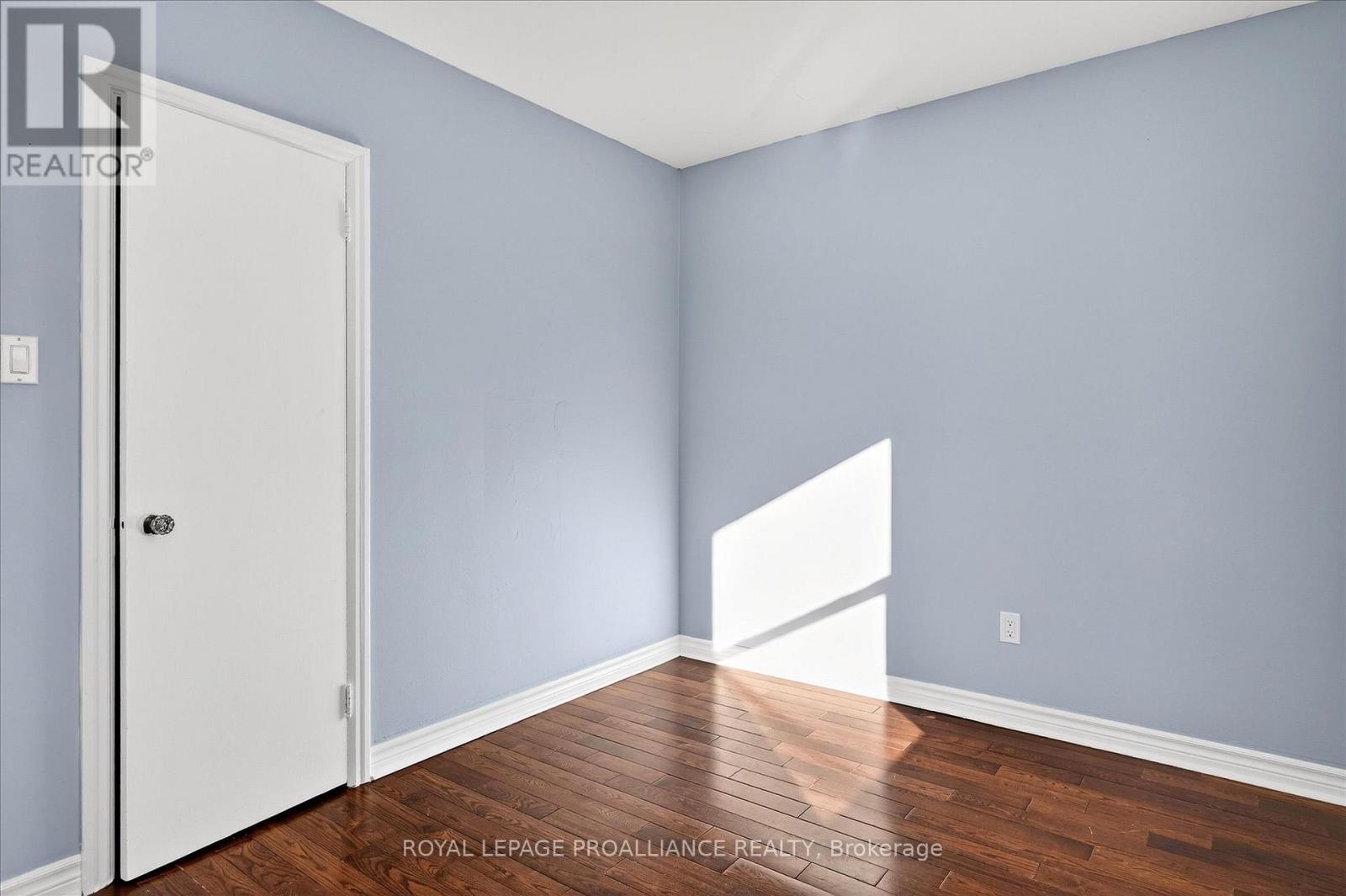 543 Howden Street, Peterborough (Otonabee Ward 1), Ontario  K9J 4B4 - Photo 25 - X12582344