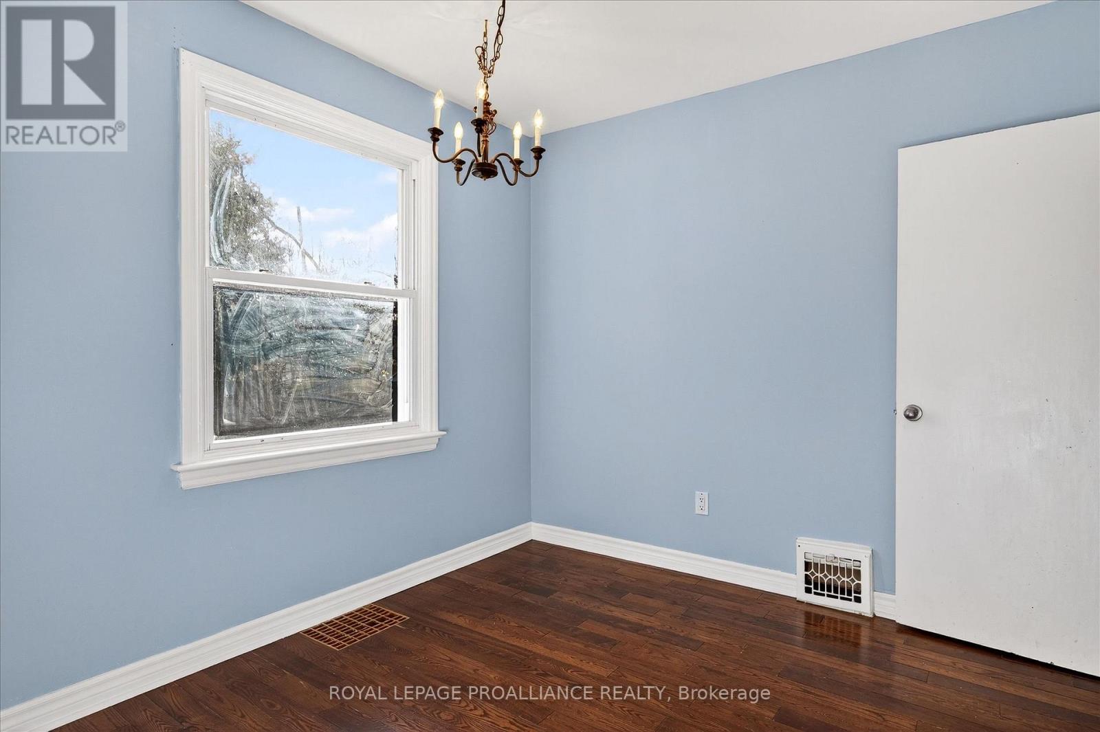 543 Howden Street, Peterborough (Otonabee Ward 1), Ontario  K9J 4B4 - Photo 26 - X12582344