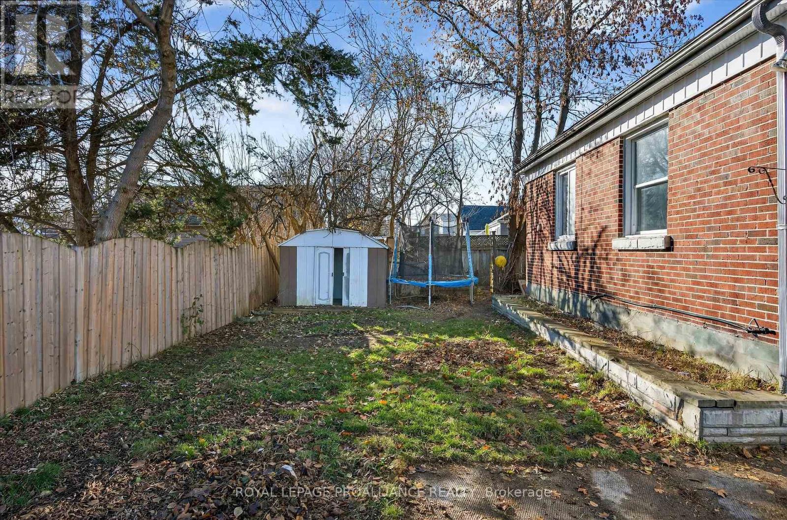 543 Howden Street, Peterborough (Otonabee Ward 1), Ontario  K9J 4B4 - Photo 41 - X12582344