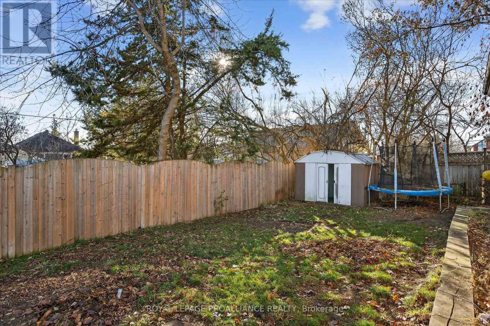 543 Howden Street, Peterborough (Otonabee Ward 1), Ontario  K9J 4B4 - Photo 42 - X12582344