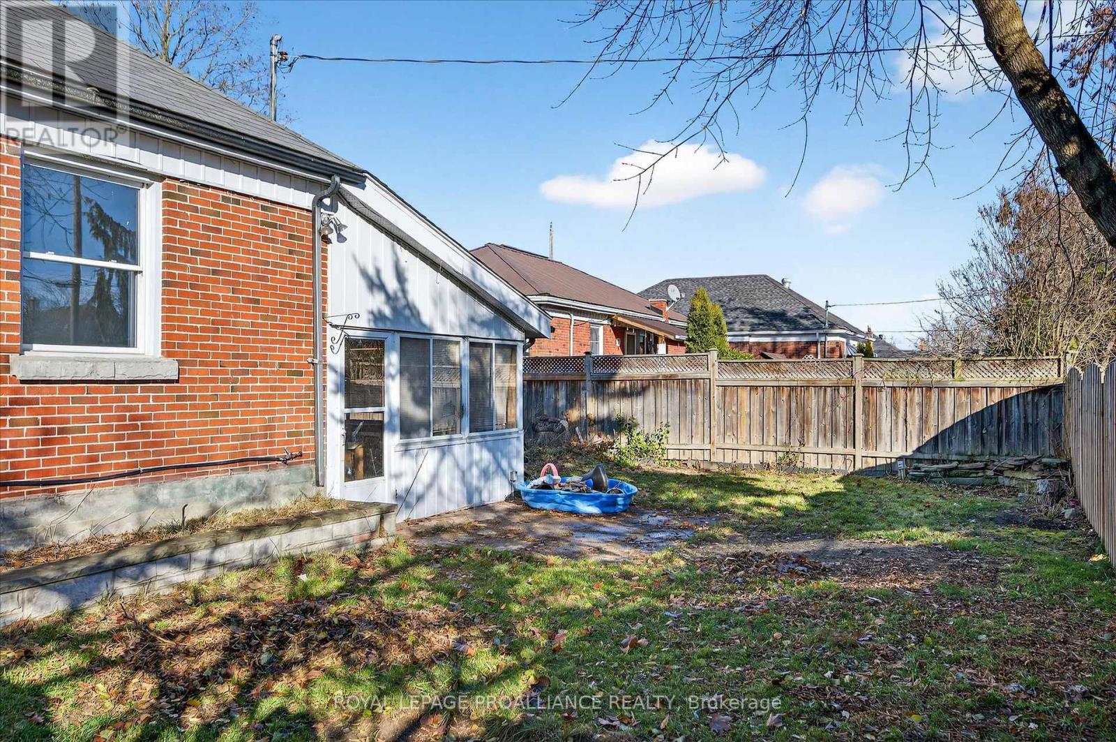 543 Howden Street, Peterborough (Otonabee Ward 1), Ontario  K9J 4B4 - Photo 44 - X12582344