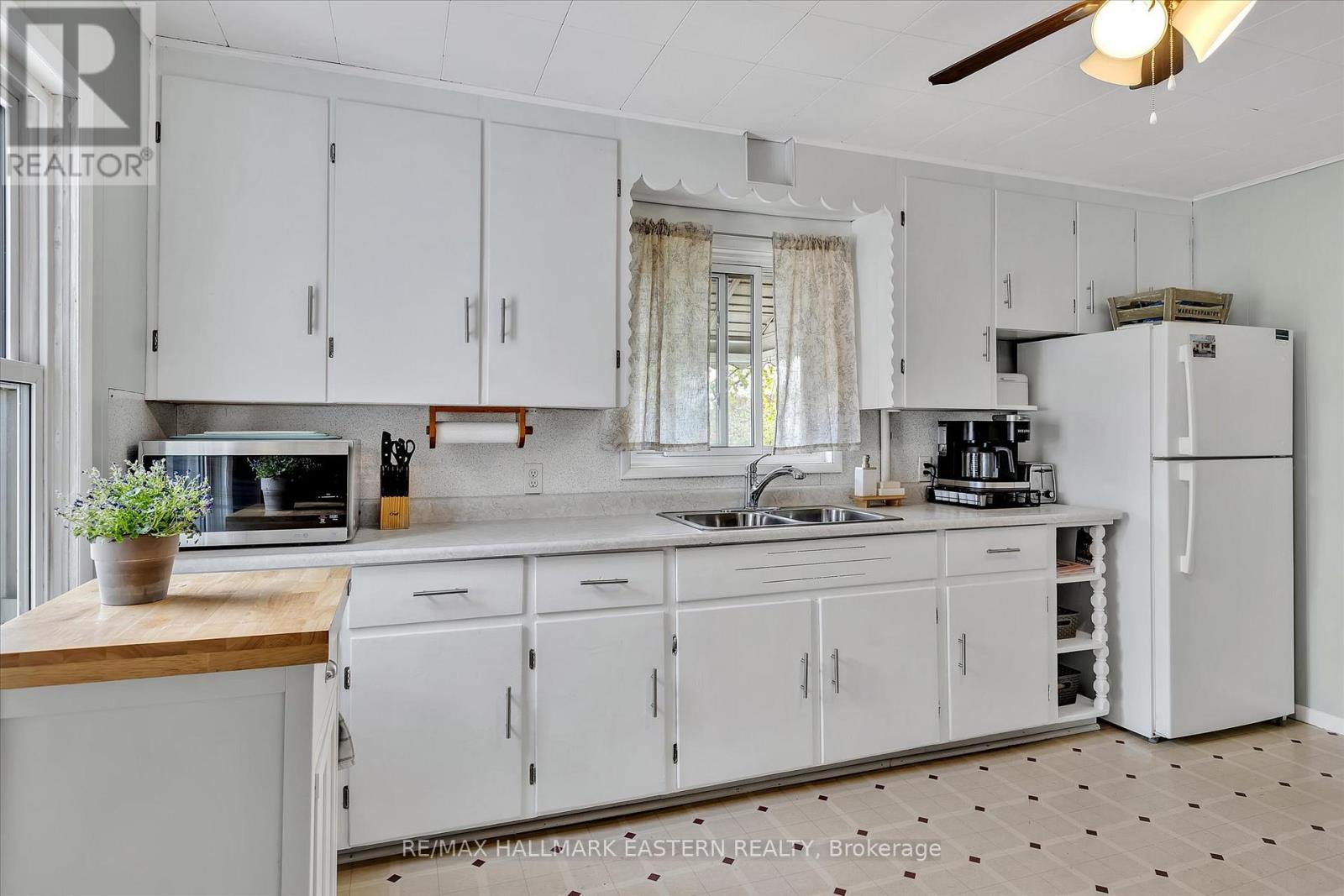 706 Monaghan Road, Peterborough (Otonabee Ward 1), Ontario  K9J 5J8 - Photo 11 - X12582614