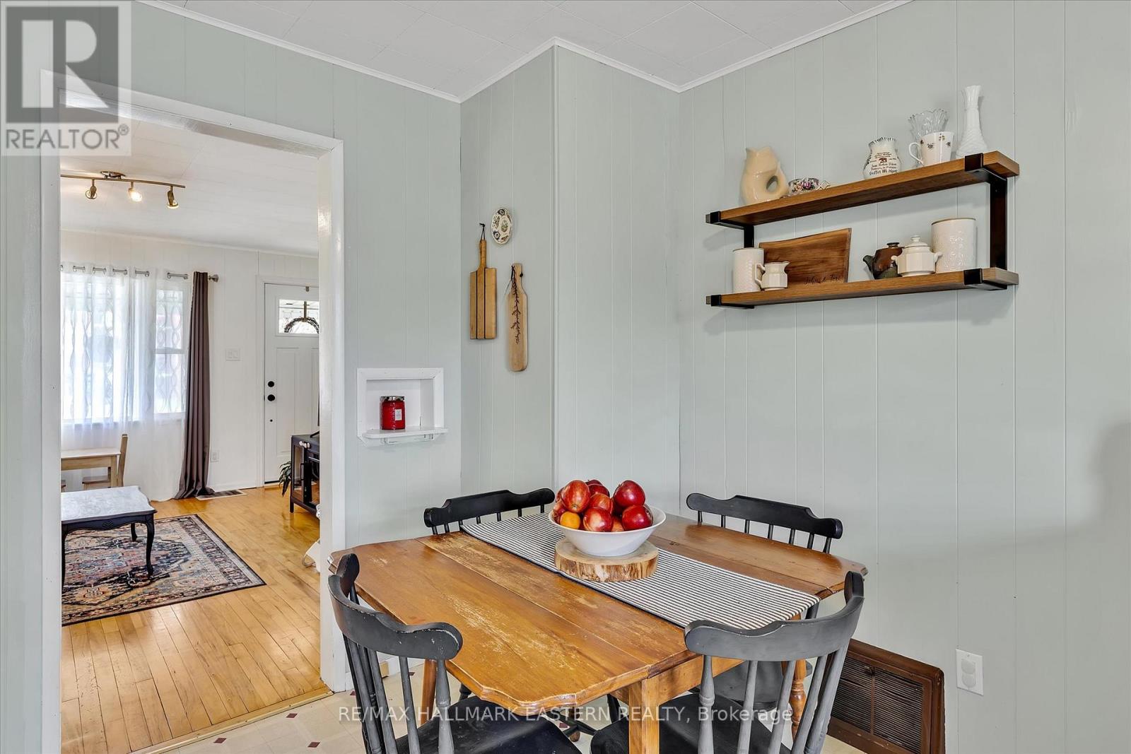 706 Monaghan Road, Peterborough (Otonabee Ward 1), Ontario  K9J 5J8 - Photo 15 - X12582614