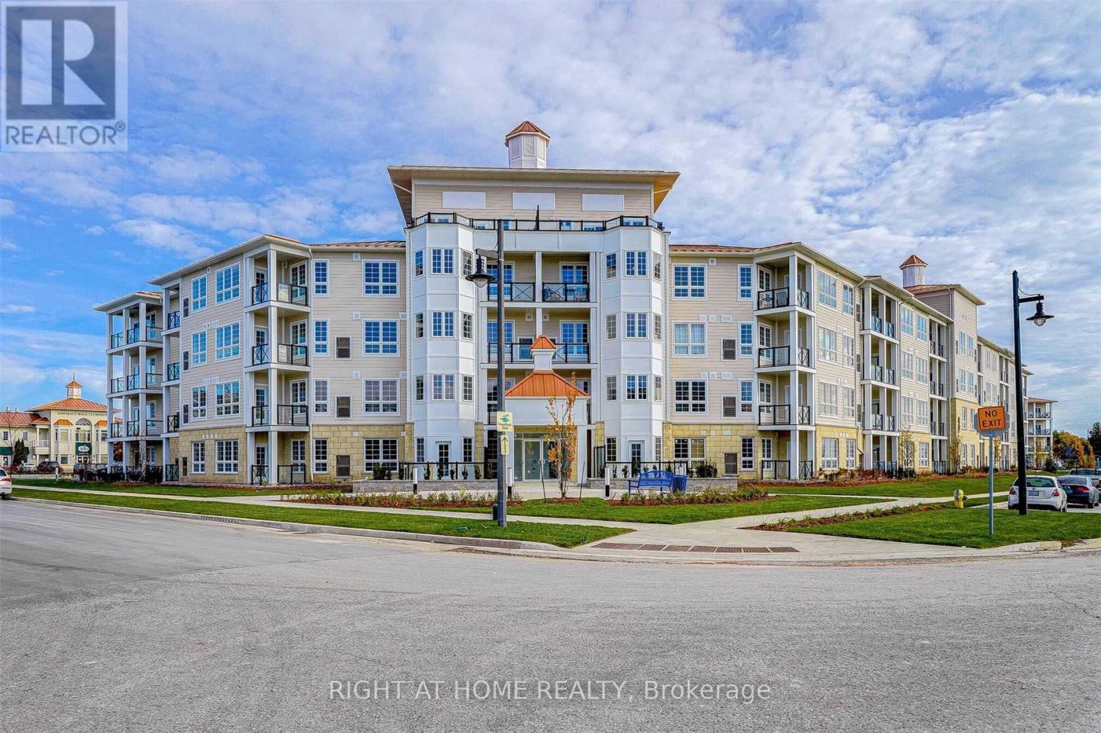 109 - 50 Lakebreeze Drive, Clarington (Newcastle), Ontario  L1B 0V9 - Photo 1 - E12582968