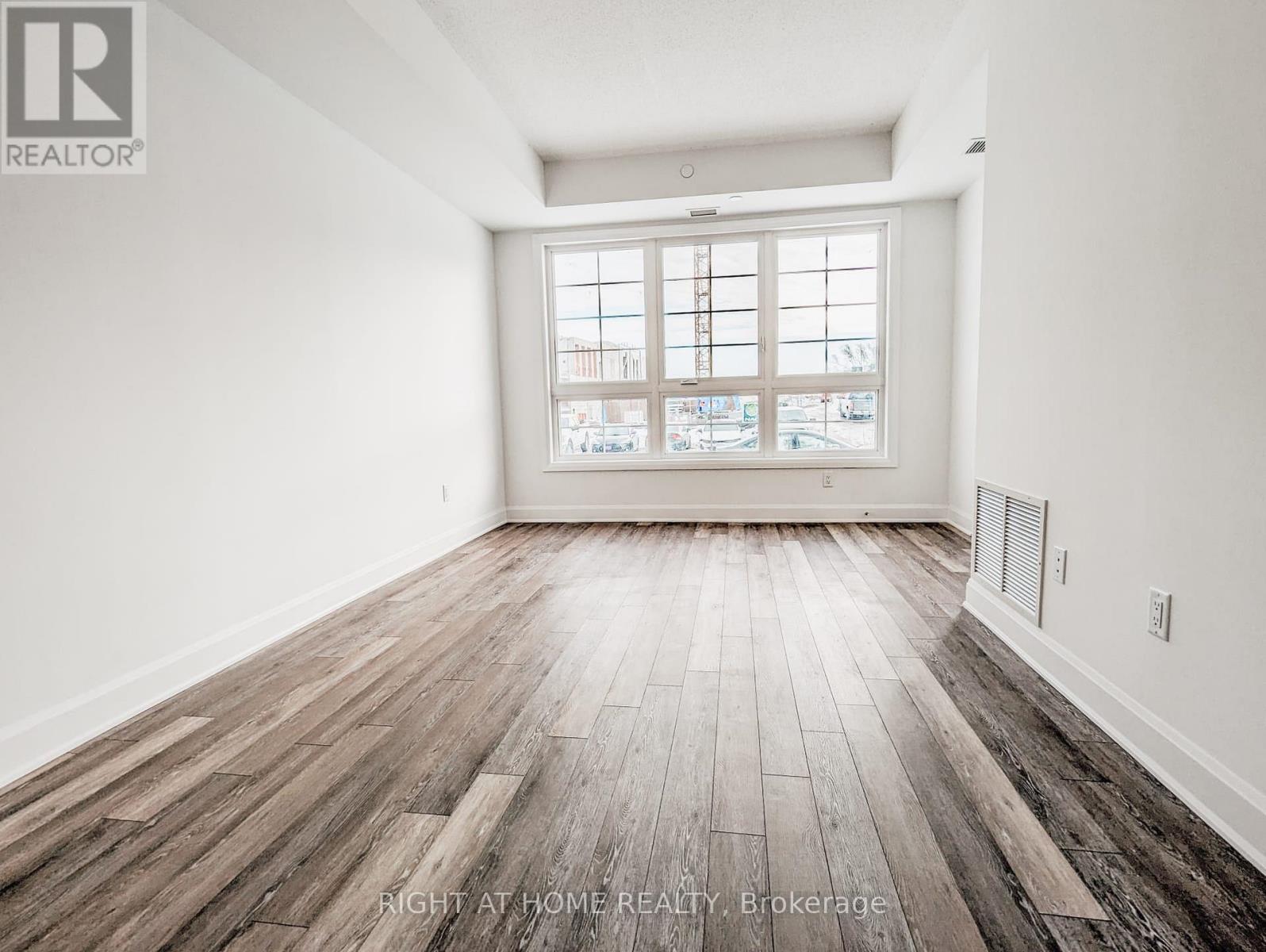 109 - 50 Lakebreeze Drive, Clarington (Newcastle), Ontario  L1B 0V9 - Photo 3 - E12582968