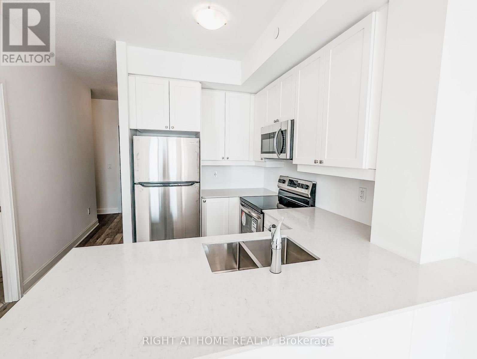 109 - 50 Lakebreeze Drive, Clarington (Newcastle), Ontario  L1B 0V9 - Photo 8 - E12582968