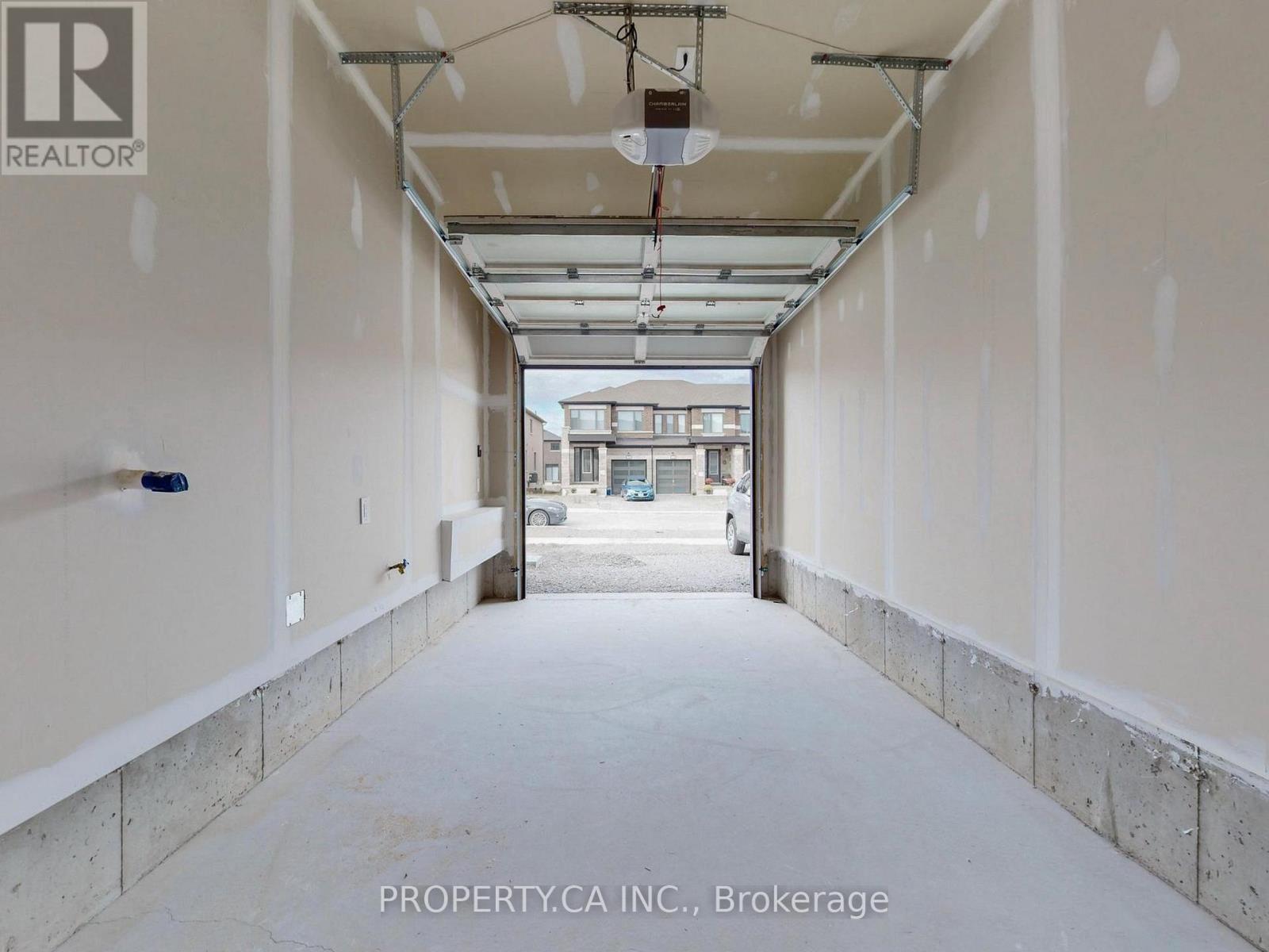 111 Corley Street, Kawartha Lakes (Lindsay), Ontario  K9V 6C2 - Photo 26 - X12583692