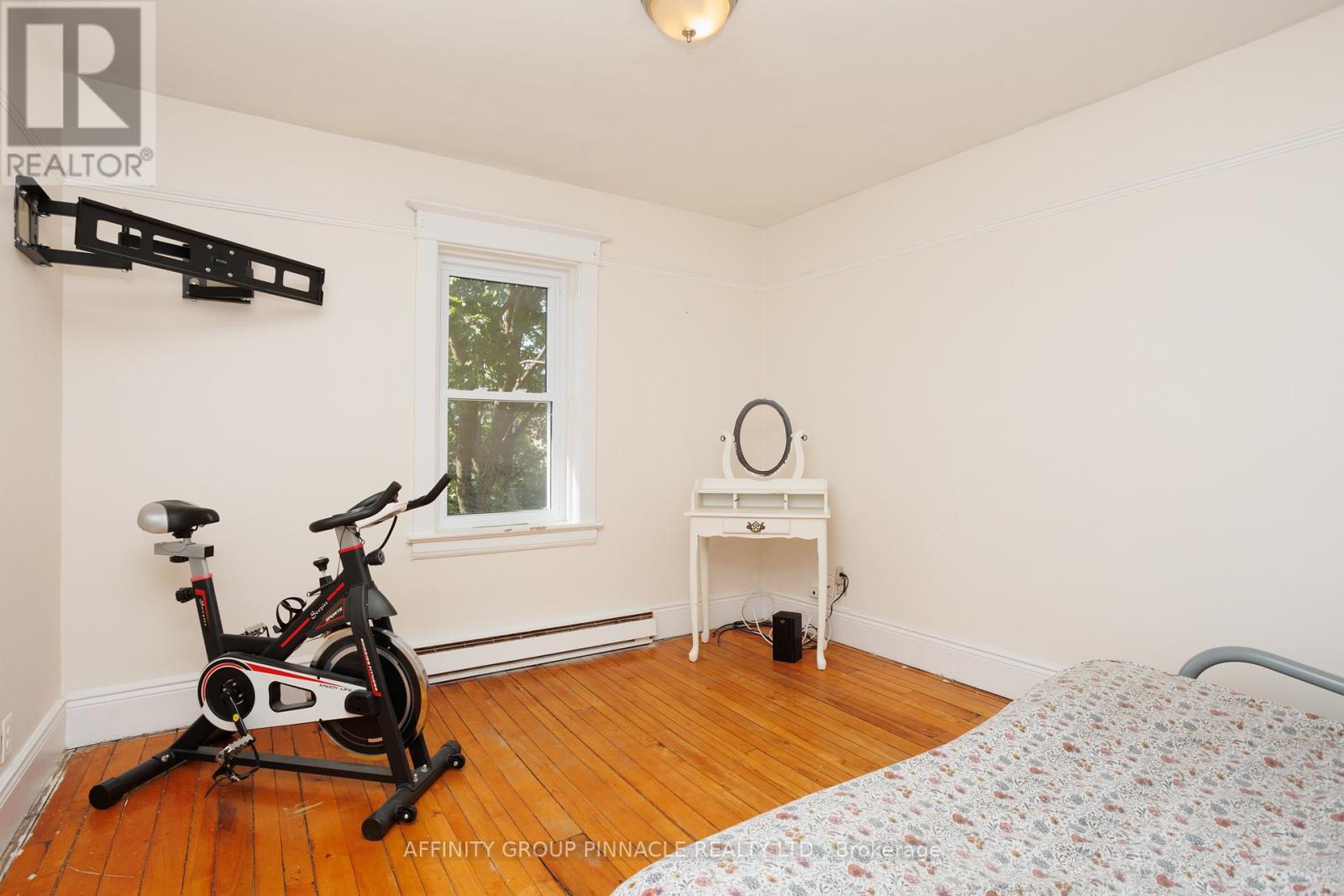 72 Melbourne Street W, Kawartha Lakes (Lindsay), Ontario  K9V 2T3 - Photo 29 - X12584422