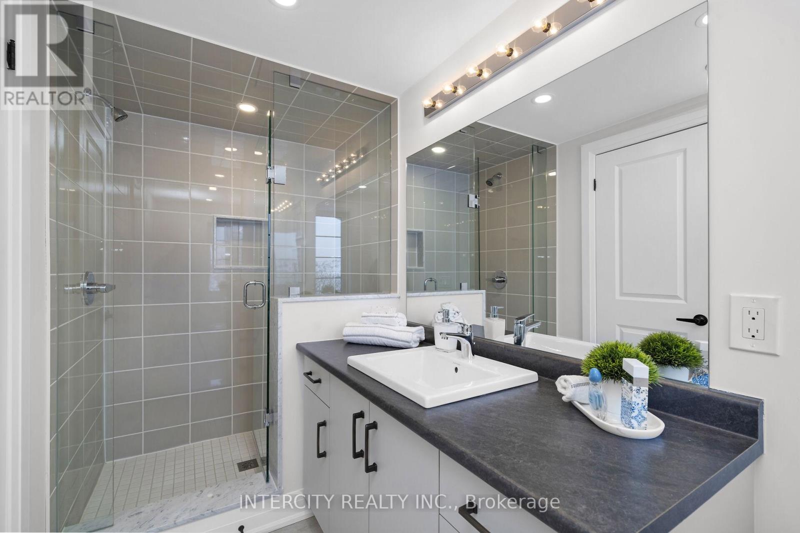 Unit 17 - 67 Marret Lane, Clarington (Newcastle), Ontario  L1B 1J2 - Photo 19 - E12584626