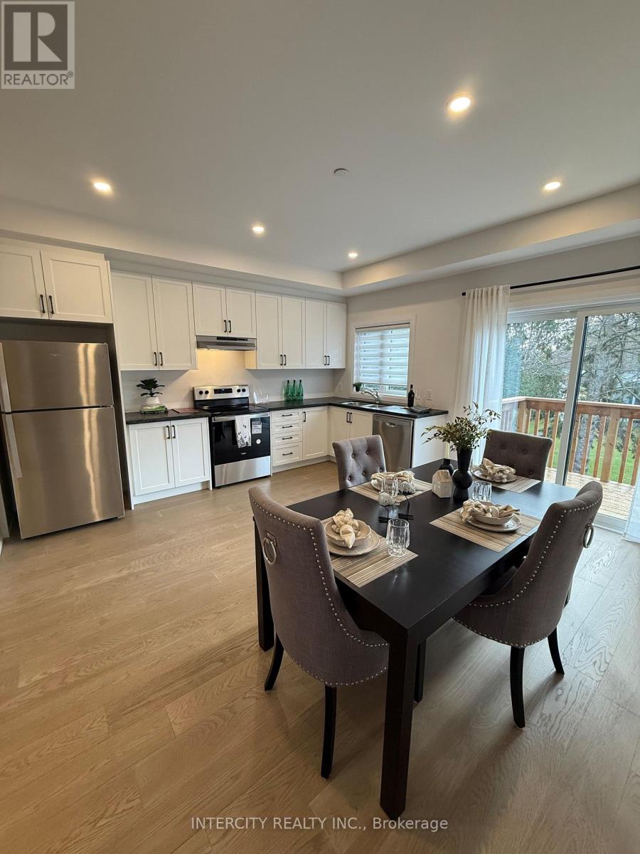 67 Marret Lane, Clarington (Newcastle), Ontario  L1B 1J2 - Photo 3 - E12584626