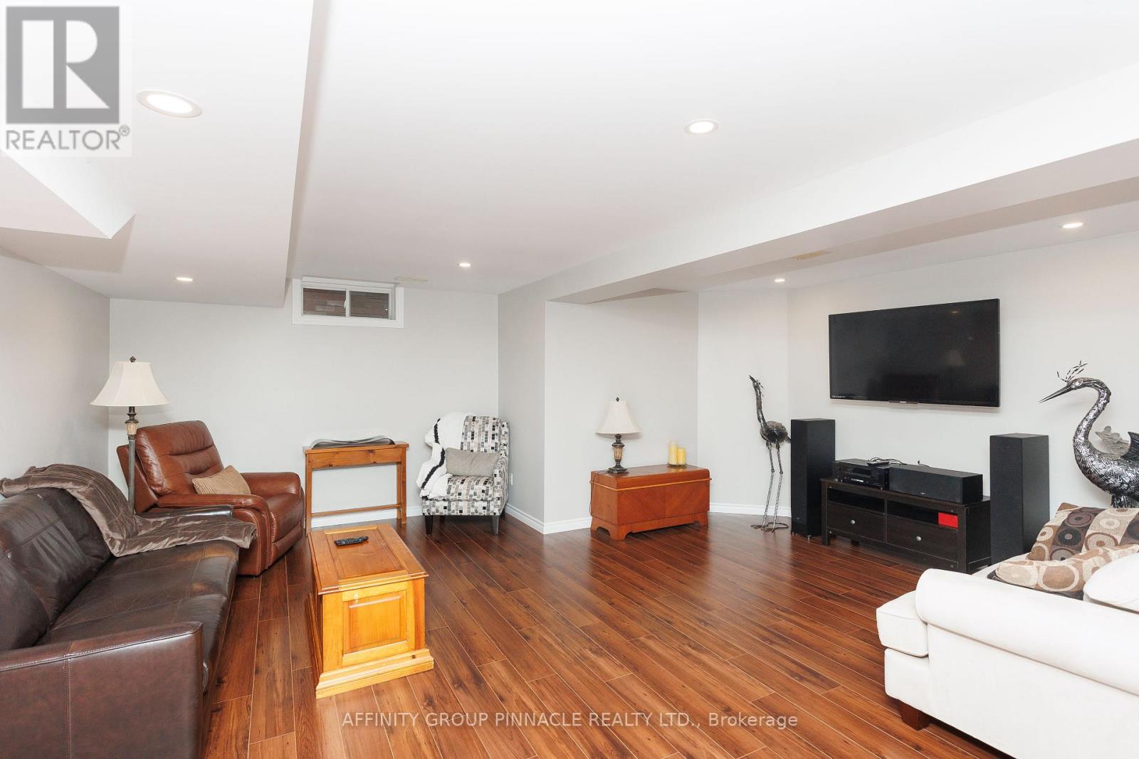 8 Horton Place, Kawartha Lakes (Lindsay), Ontario  K9V 0C2 - Photo 34 - X12585116