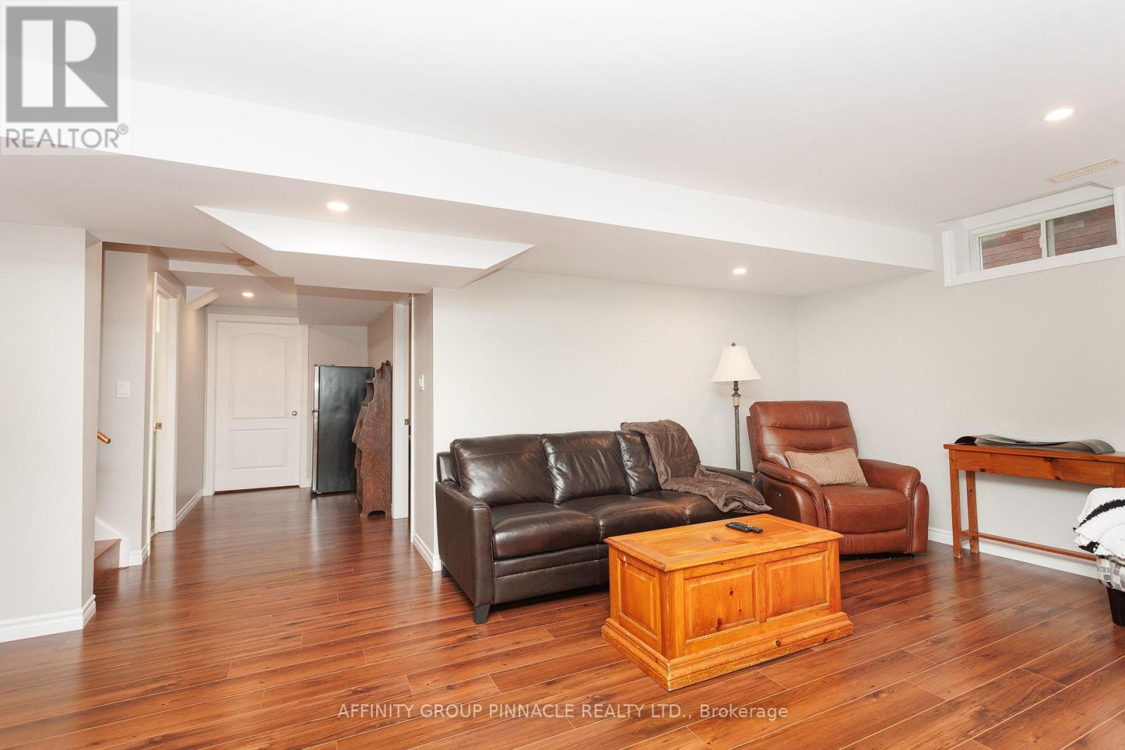 8 Horton Place, Kawartha Lakes (Lindsay), Ontario  K9V 0C2 - Photo 35 - X12585116