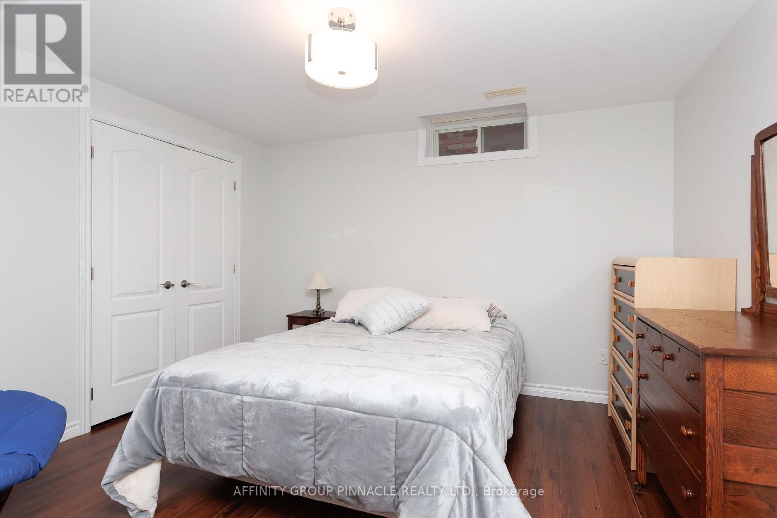 8 Horton Place, Kawartha Lakes (Lindsay), Ontario  K9V 0C2 - Photo 38 - X12585116