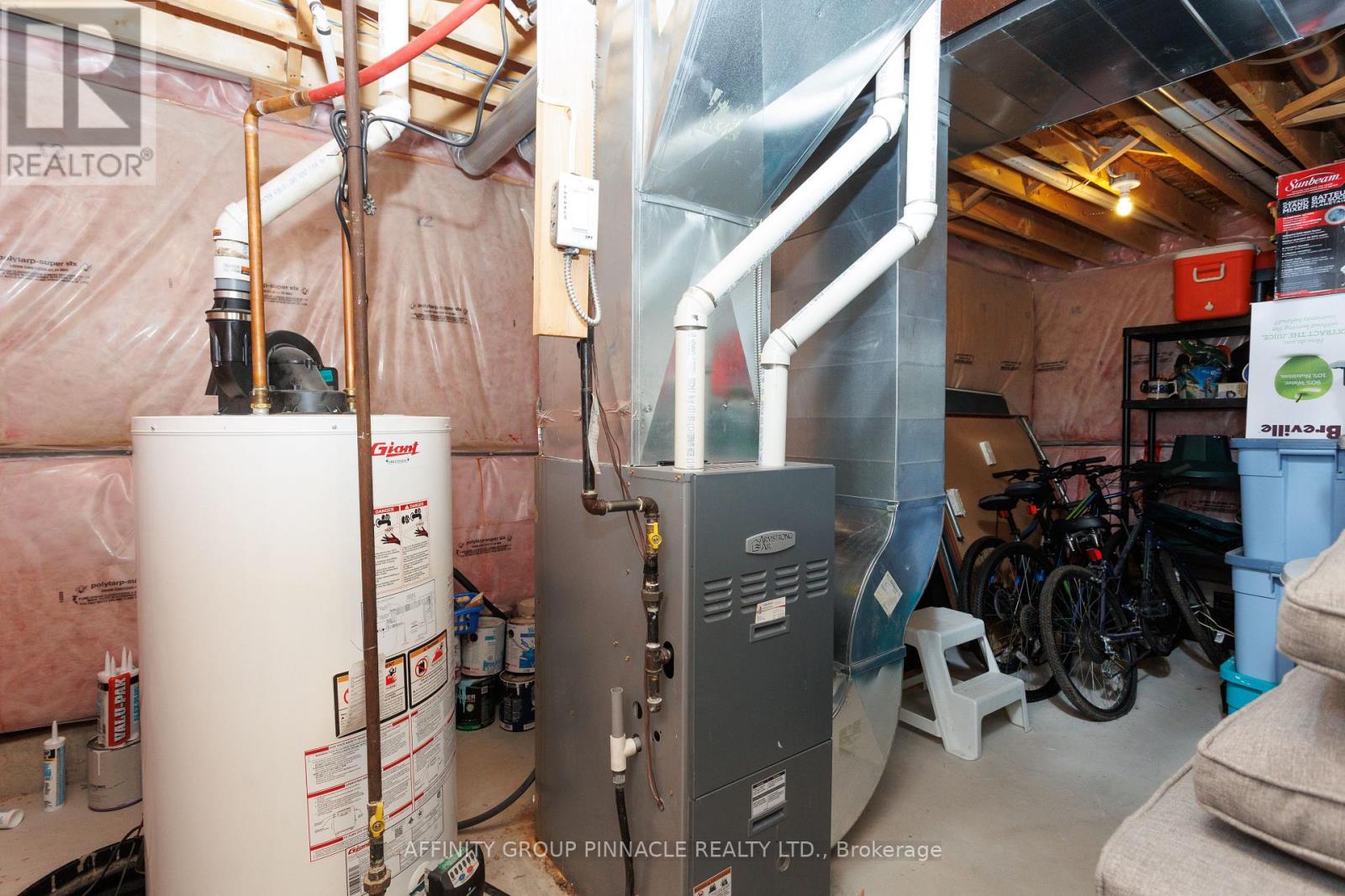 8 Horton Place, Kawartha Lakes (Lindsay), Ontario  K9V 0C2 - Photo 41 - X12585116