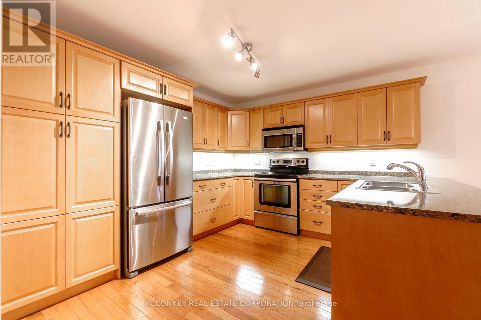 1587 Scollard Crescent, Peterborough (Ashburnham Ward 4), Ontario  K9H 0A8 - Photo 11 - X12585178