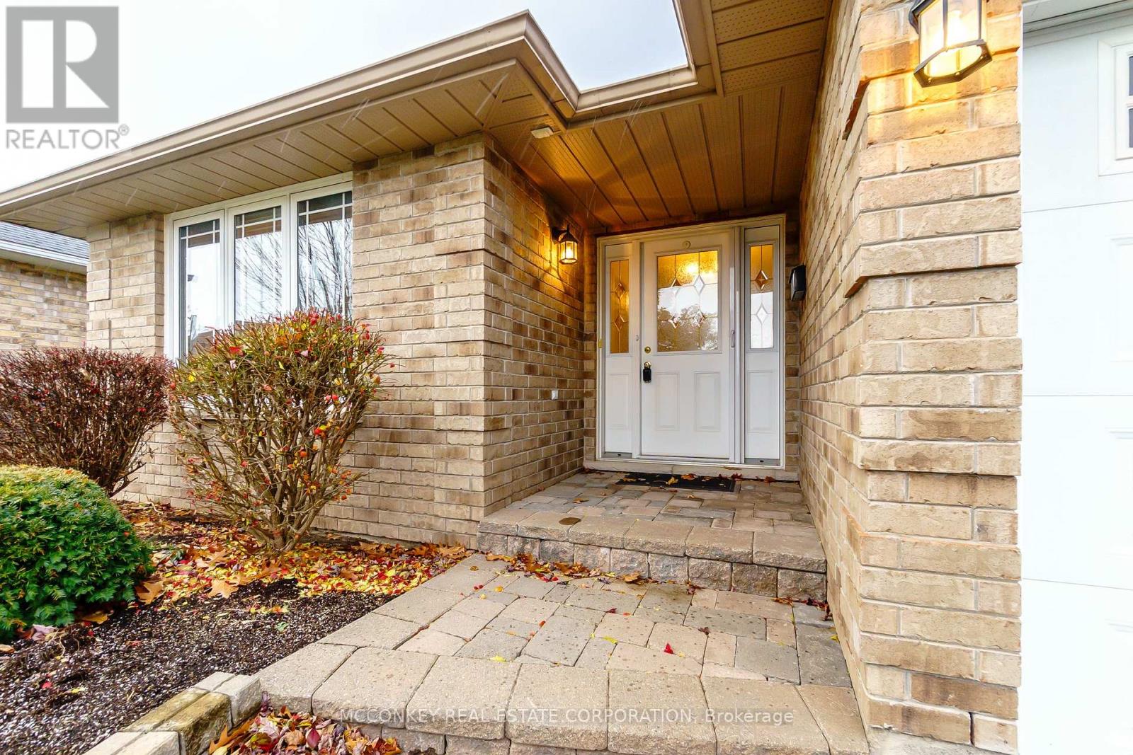 1587 Scollard Crescent, Peterborough (Ashburnham Ward 4), Ontario  K9H 0A8 - Photo 3 - X12585178