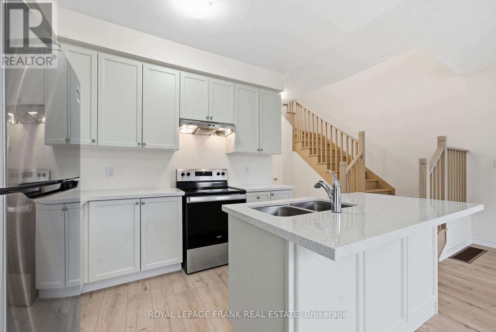 64 Hickey Lane, Kawartha Lakes (Lindsay), Ontario  K9V 0T2 - Photo 11 - X12585452