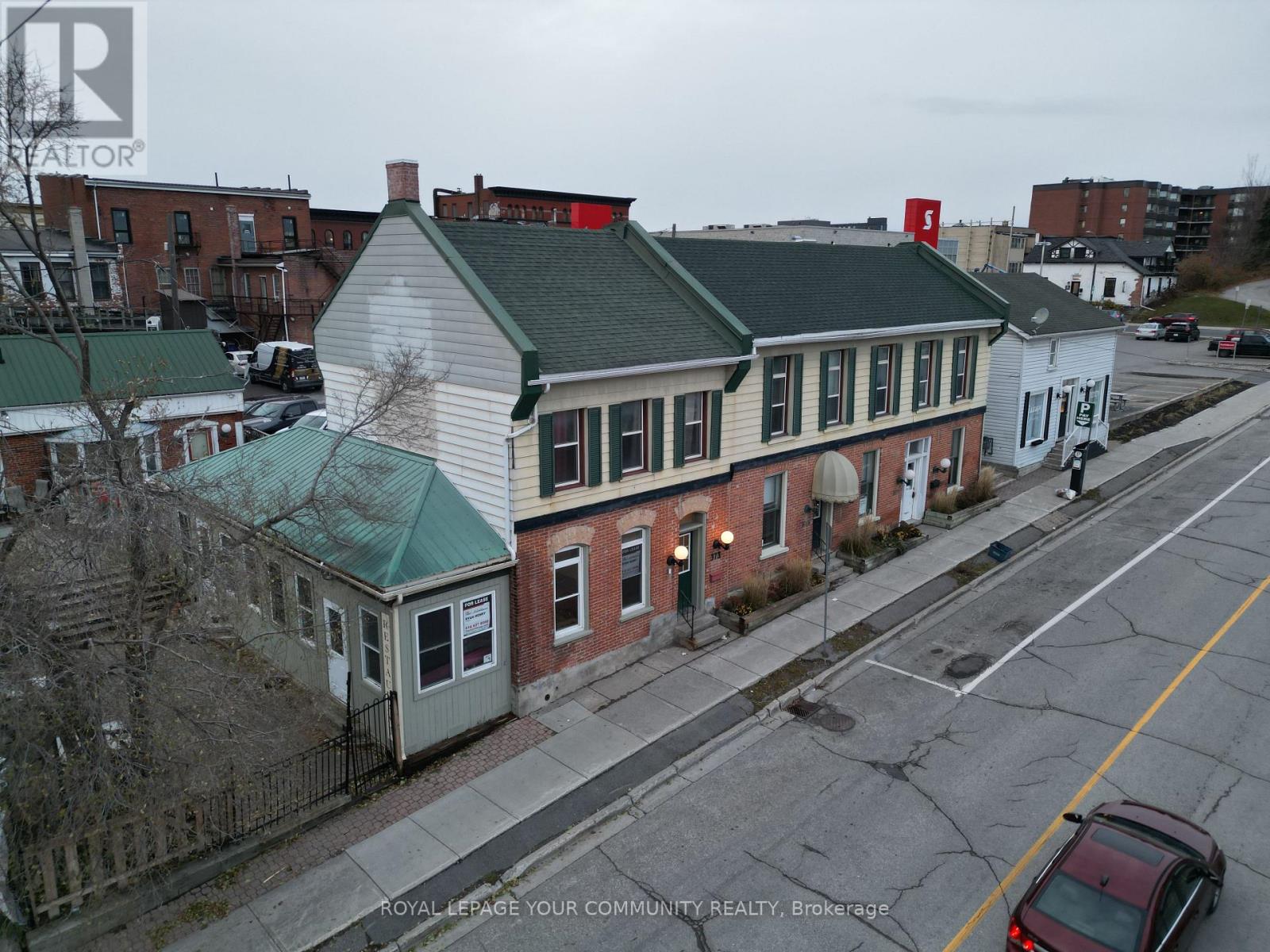 375-377 Queen Street, Peterborough Central (North), Ontario  K9H 3J7 - Photo 2 - X12586172