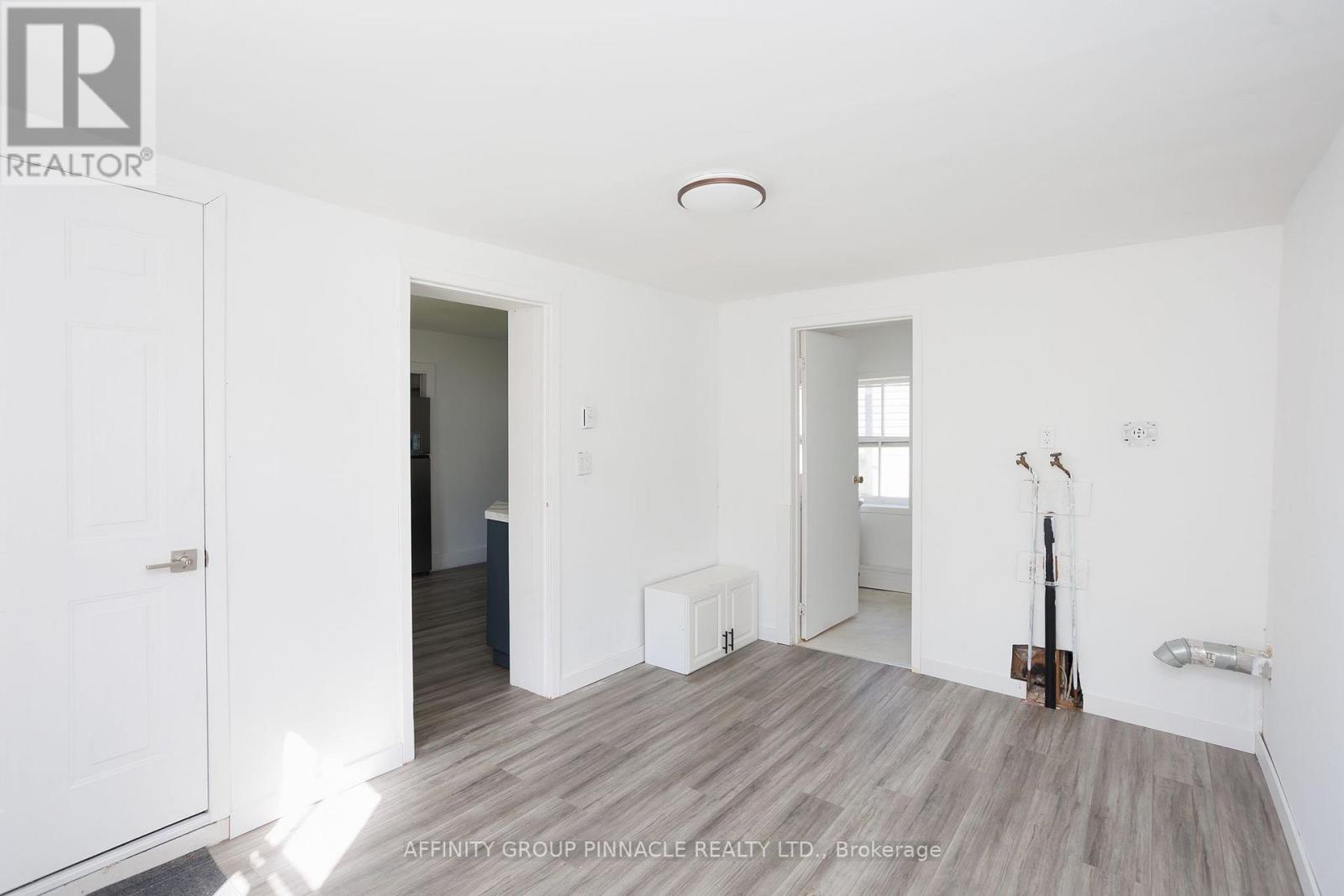 6 Duke Street, Kawartha Lakes (Lindsay), Ontario  K9V 2K4 - Photo 18 - X12586436